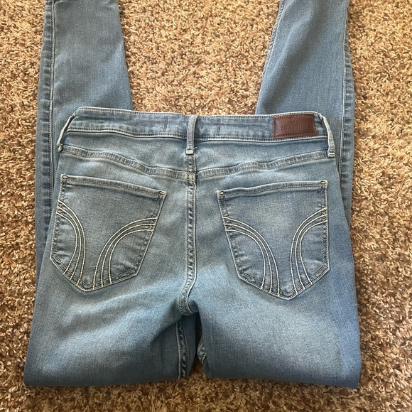 Hollister ripped jeans - Picture 3 of 4